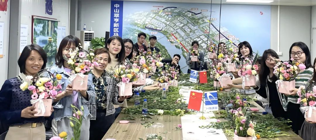 情系“三·八” ，感恩有她